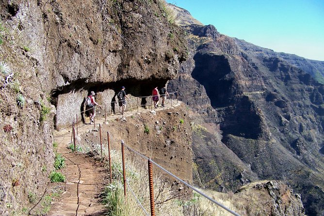 Pico Arieiro To Pico Ruivo / Highest Peak Challenge - What the walk itself demands