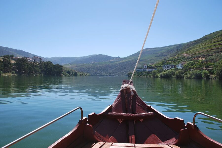 Pinhão: 2-Hour Rabelo Boat Tour with Audio Guide - A calm start beneath the Ponte do Pinhão