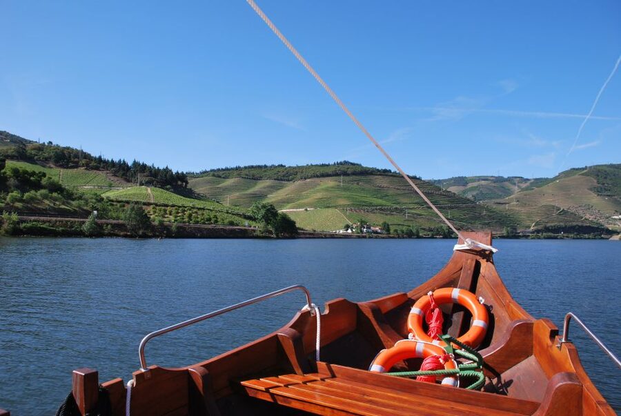 Pinhão: 2-Hour Rabelo Boat Tour with Audio Guide - Comfort, weather, and what to bring