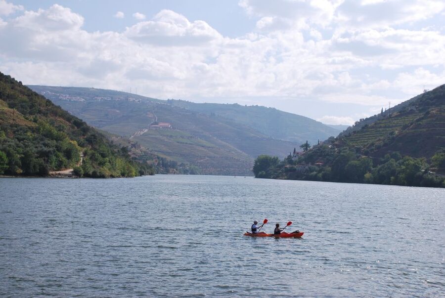 Pinhão: 4 Hour Douro Valley Kayak Rental - What comes with the $42 rental