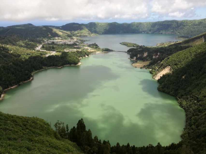 Ponta Delgada: Full-Day Sete Cidades 4X4 Tour with Lunch - A local lunch that earns its place