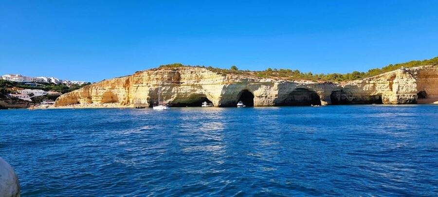 Portimão: Benagil Caves and Coast Boat Tour with Swim Stop - Three hours along the Portimão coast