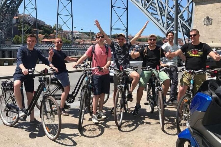 Porto: 1 to 4 Day Electric Bicycle Rental - Starting with a map and a flexible route