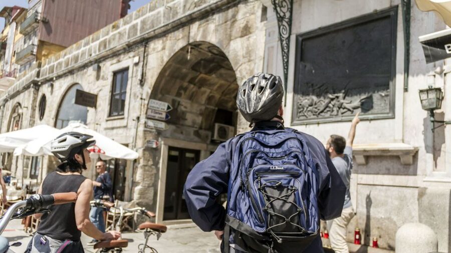 Porto: 3-Hour Bike Tour - From street art to the Douro riverfront