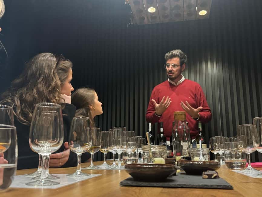 Porto: 5 Port Wine Tasting with Delicious Pairings - The five-port flight and late bottled vintage
