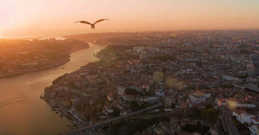 Porto: 5D Flight over de City for all family. - Wind, Motion, and the 5D Effect