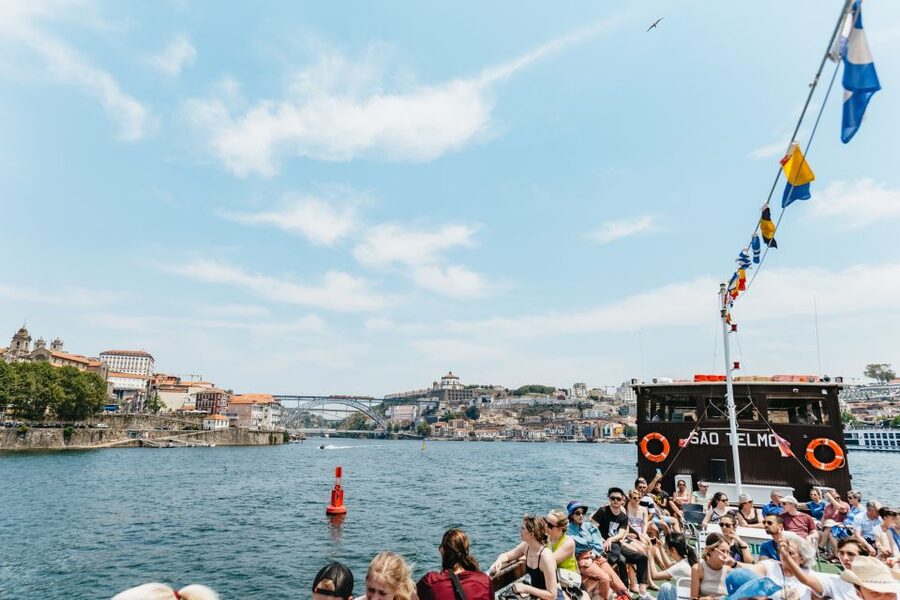 Porto: 6 Bridges Douro River Cruise - What the $23 price really buys you
