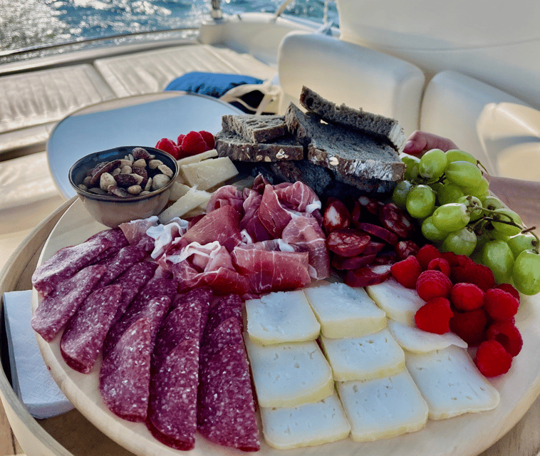 Porto: 6 Bridges Yacht Cruise with Local Wine & Snacks - Foz and the meeting with the Atlantic