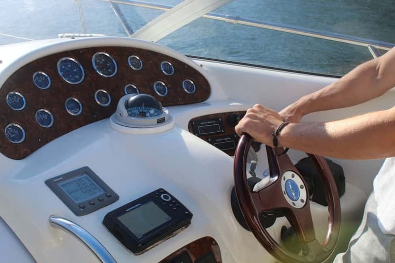Porto: 6 Bridges Yacht Cruise with Local Wine & Snacks - Is $330 good value for eight people?