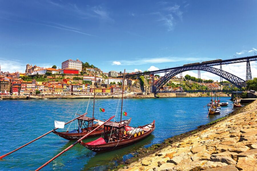Porto: City Tour, 6 Bridges Cruise and Wine Tasting - Porto’s historic center in one focused hour
