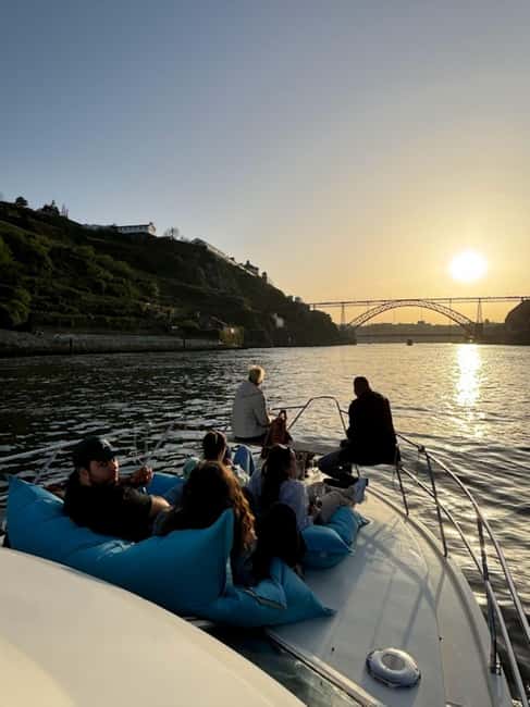 Porto: City Views or Sunset Tour with Drinks - Leaving Marina da Afurada for the city views