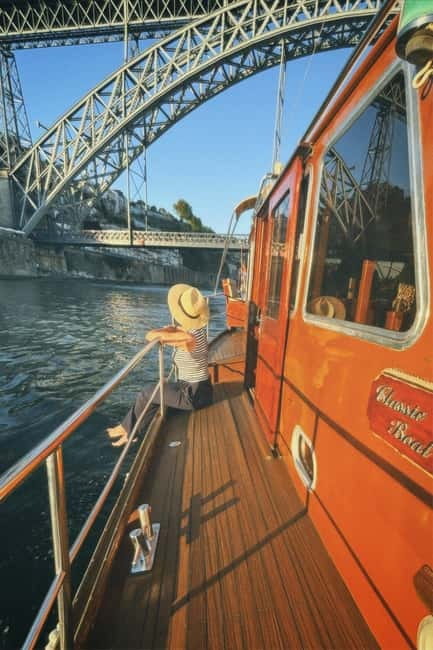 Porto: Classic Sailboat Cruise Along the Douro River - Passing under Dom Luís I Bridge