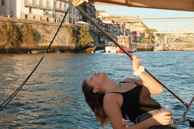 Porto: Douro River Boat Cruise with Port Wine and Snacks - The bridges are the main event