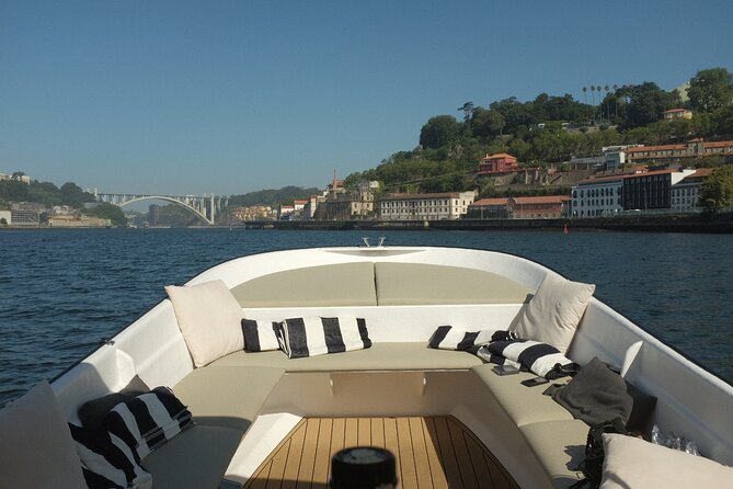 Porto: Douro River Boat Cruise with Port Wine and Snacks - The Crystal Palace gardens from the river