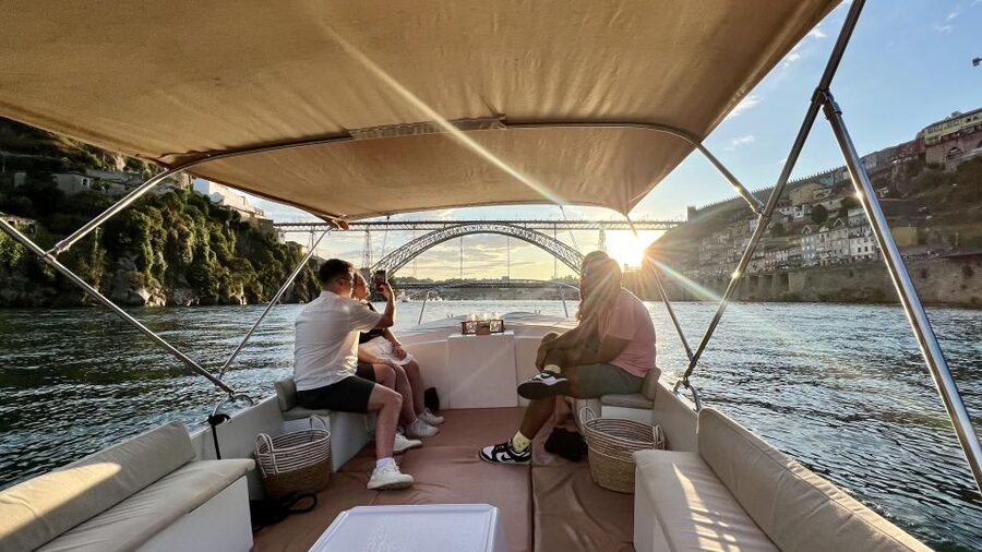 Porto: Douro River Boat Cruise with Port Wine Tasting - Cais de Gaia and the Port wine connection