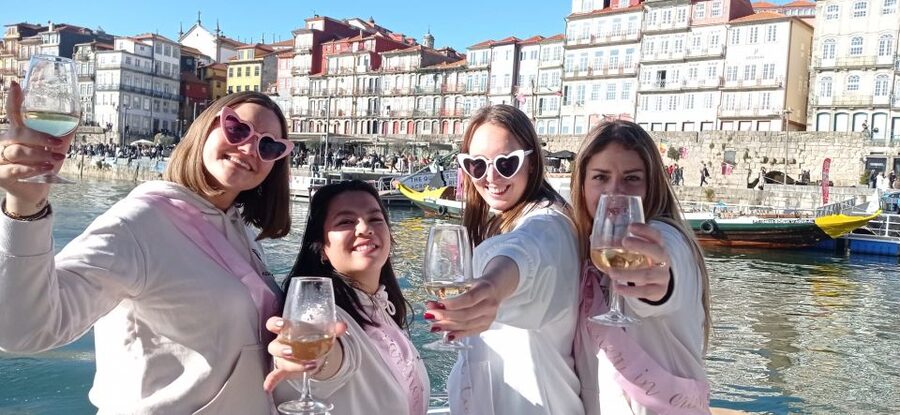 Porto: Douro River Boat Tour w/ Portuguese Wines & Tasting - Getting to Marina do Freixo