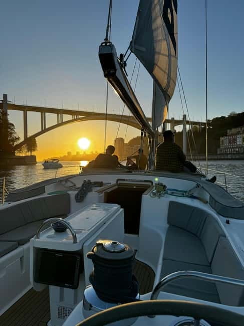 Porto Douro River Cruise: Sunny Day & Peaceful Sunset - Arrábida Bridge and the upper river views