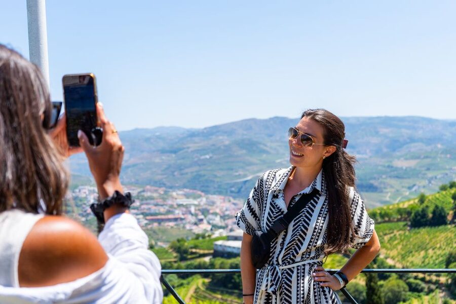 Porto: Douro Valley Tour with Lunch, Boat Cruise & Tastings - Régua gives you the first river views