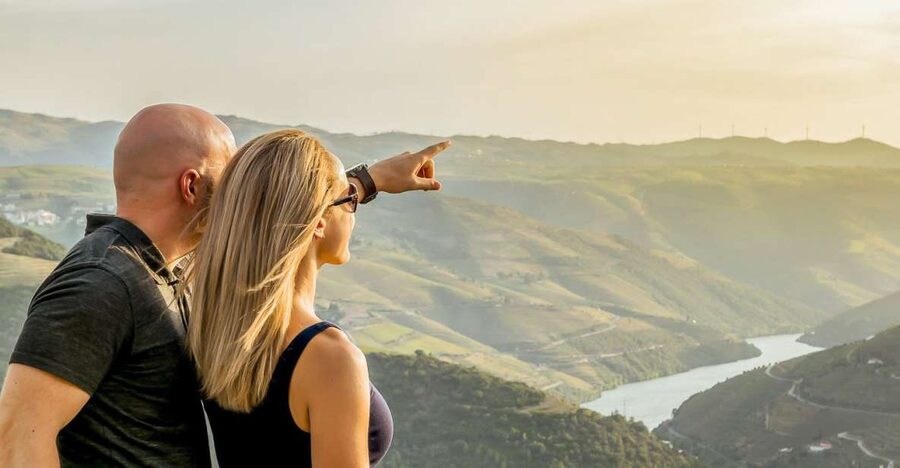 Porto: Douro Valley Tour with Wine Tasting, Cruise and Lunch - Why the Douro Valley makes a good day trip from Porto
