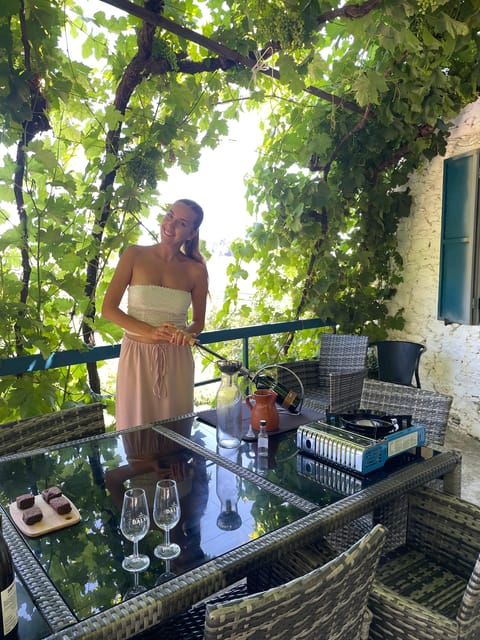 Porto: Douro Valley Wine Tour with a Sommelier & Boat Trip - Lunch in Pinhão with Douro wine