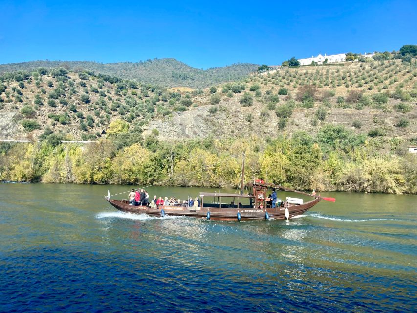 Porto: Douro Valley Wine Tour with Tastings, Boat, and Lunch - The country house lunch is the heart of the day