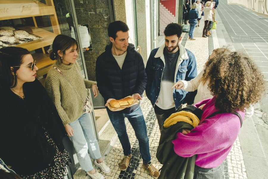 Porto: Evening Local Food Crawl with Drink Pairings - What the 10 to 12 petiscos mean for dinner