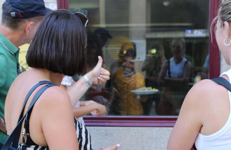 Porto: Food Tour with Tastings - Stop four: dinner, wine tasting, and dessert