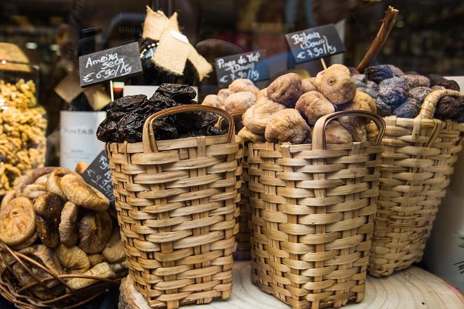 Porto Food & Wine Tasting Tour with Lunch or Dinner Option - Old shops, bifanas, and a glass of beer