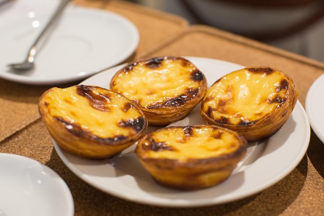 Porto Food & Wine Tasting Tour with Lunch or Dinner Option - Cheese, charcuterie, and a serious wine stop