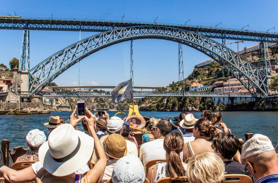 Porto: Guided Tour by Tuk-Tuk & Optional Douro River Cruise - Aliados Avenue, Clérigos Tower, and Lello Bookshop