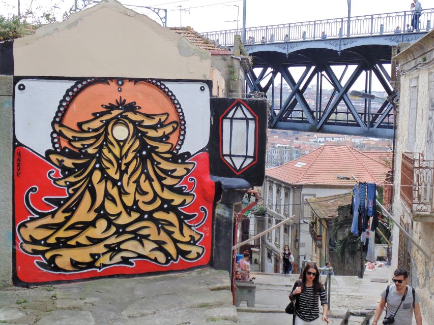 Porto: Half-Day Street Art Tour - A 15-minute secret stop