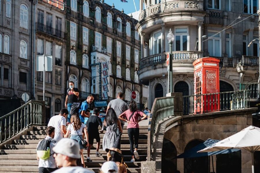 Porto: Harry Potter and City of Porto Guided Walking Tour - Cordoaria’s Garden and Praça de Gomes Teixeira