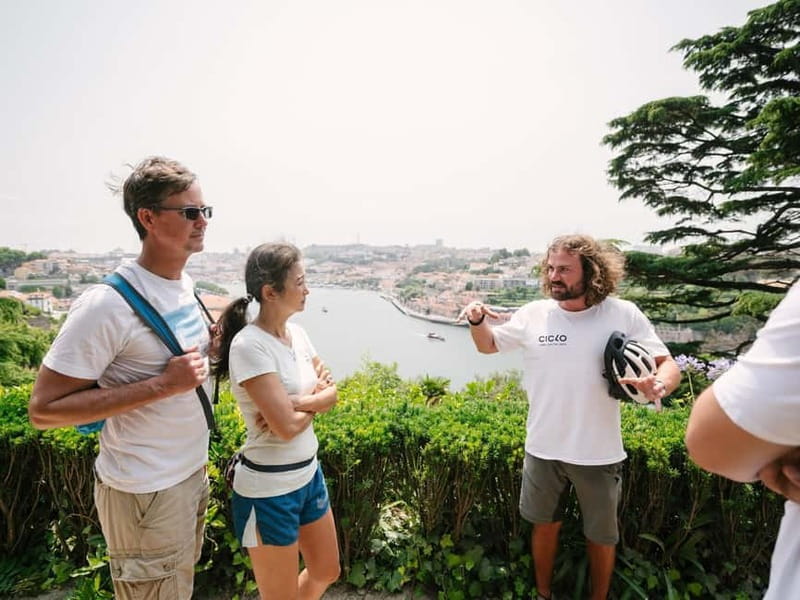 Porto: Highlights in 3 Hours E-Bike Tour - From Gaia to Serra do Pilar