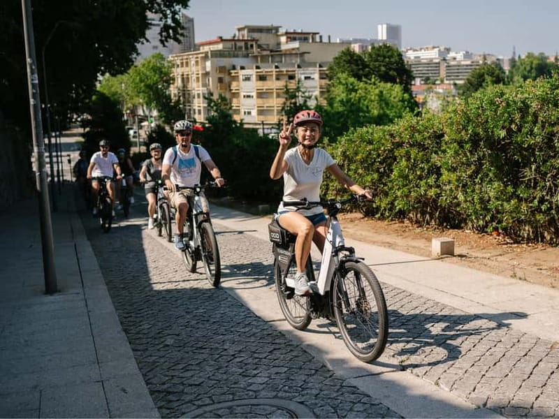 Porto: Highlights in 3 Hours E-Bike Tour - Ribeira, the Douro, and Dom Luis Bridge