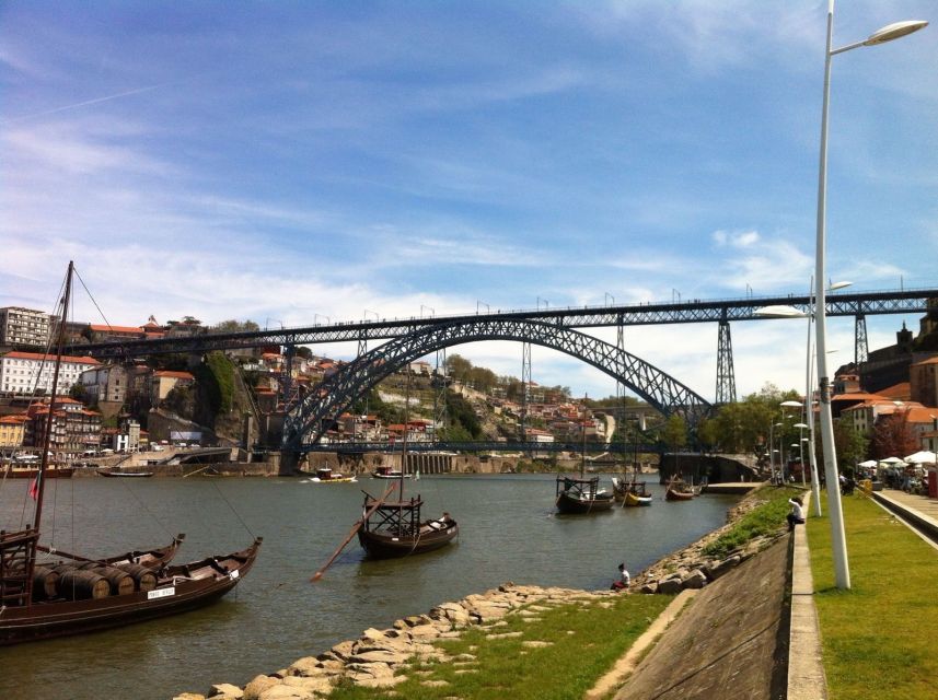 Porto: Historic City Center Walking Tour - Aliados Avenue and Porto’s formal center