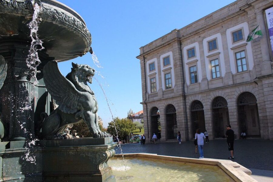 Porto: Historic City Center Walking Tour - Narrow streets, tiled houses, and the medieval wall