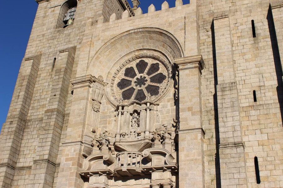 Porto: Historic City Center Walking Tour - Down to Ribeira and beside the Douro