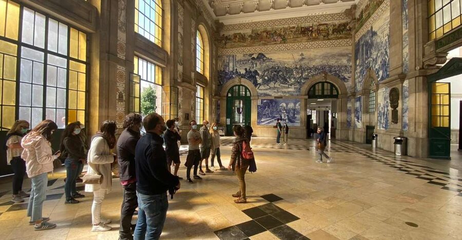 Porto: Historical Center Walking Tour - São Bento Station and Porto’s grand public face