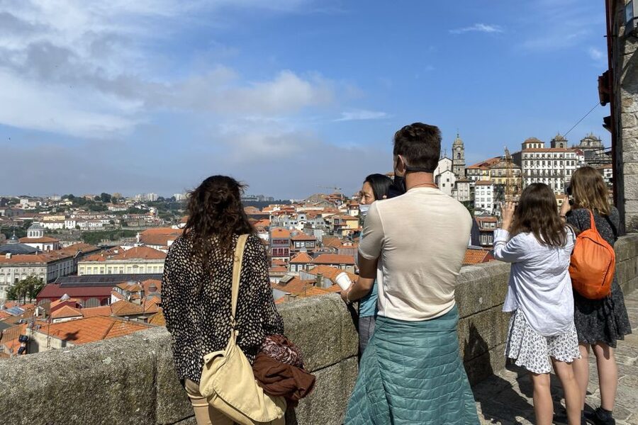 Porto: Historical Center Walking Tour - Art Nouveau façades and Lello Bookshop