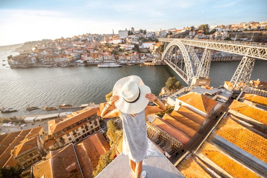 Porto: Hop-on Hop-off Bus with Optional Cruise & Wine Cellar - Why the bus works well in Porto