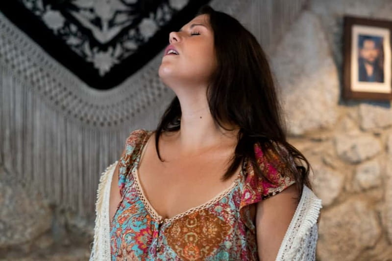 Porto: Live Fado Concert with Glass of Tawny Port Wine - First sound: traditional Lisbon fado
