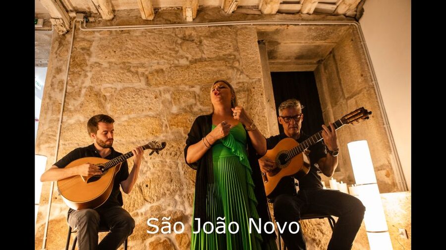 Porto: Live Fado Show with Glass of Port Wine - What the Port wine adds