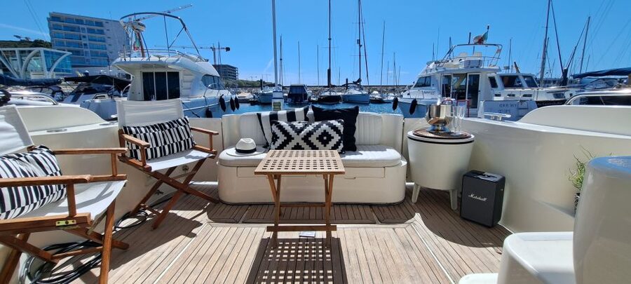 Porto: Luxury Yacht Tour of the 6 Bridges and Douro Estuary - Starting at Douro Marina in Afurada