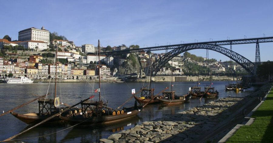 Porto: Private Bike Tour with a Local Guide - Foz beaches, Castelo do Queijo, and Matosinhos