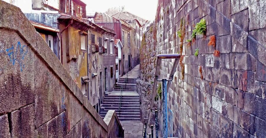 Porto: Private Bike Tour with a Local Guide - Miragaia, Alfândega, and the first river views