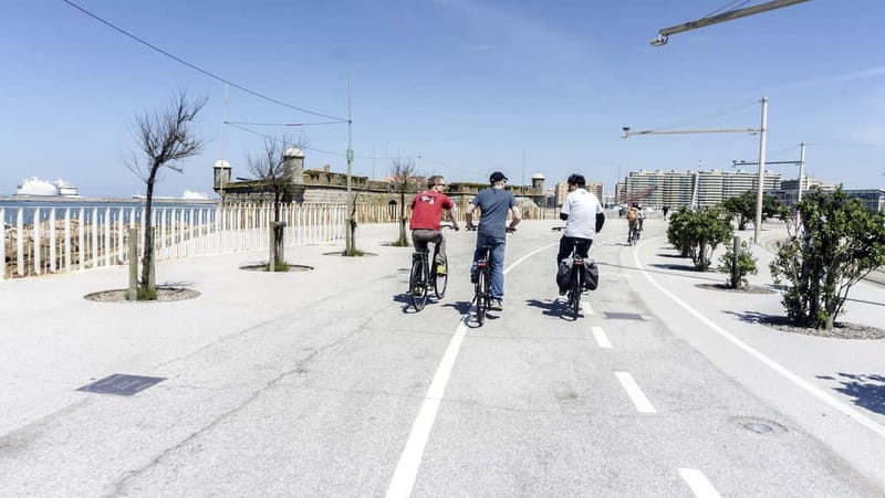 Porto Private E-Bike Tour: Douro River, Parks & Beaches - Starting under the Mira mural