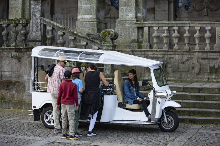 Porto: Private Sightseeing Tour by Electric Tuk Tuk - Why a tuk-tuk makes sense in Porto