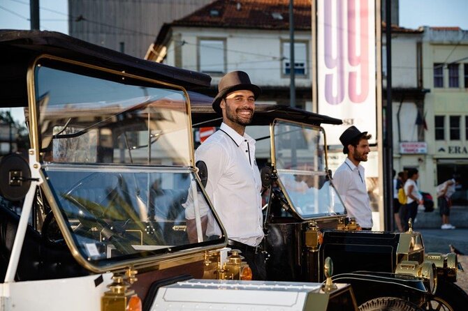 Porto:Private Tour of the Historic City in a Classic Ford T - Theater, bridges, and the route toward Gaia