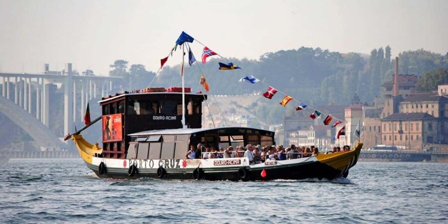 Porto:Private Tour of the Historic City in a Classic Ford T - Who will enjoy this ride most?