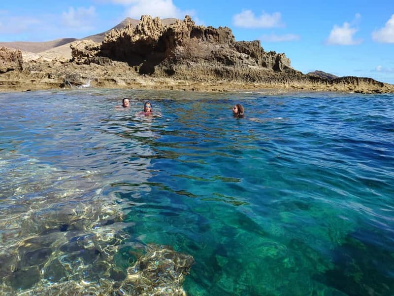 Porto Santo: Island Highlights 4x4 Tour with Hotel Transfers - The 90-minute lunch stop gives the day breathing room